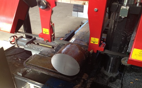 崇义卧式带锯床加工时出现明显振荡如何排查？